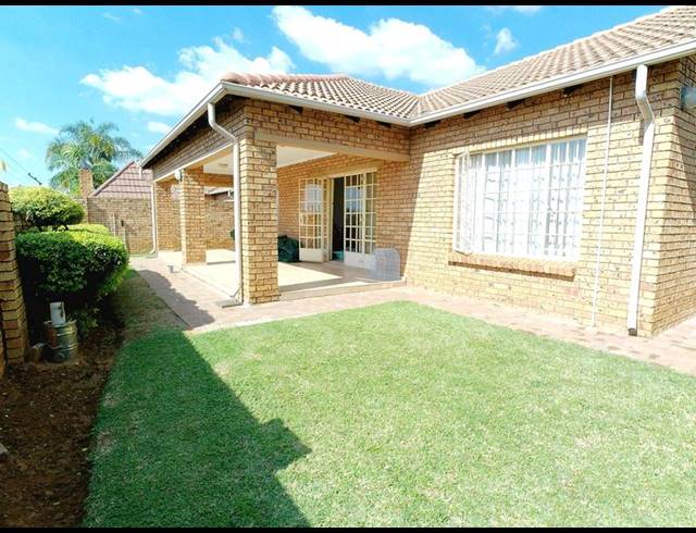3 BEDROOM HOUSE FOR SALE IN THERESAPARK